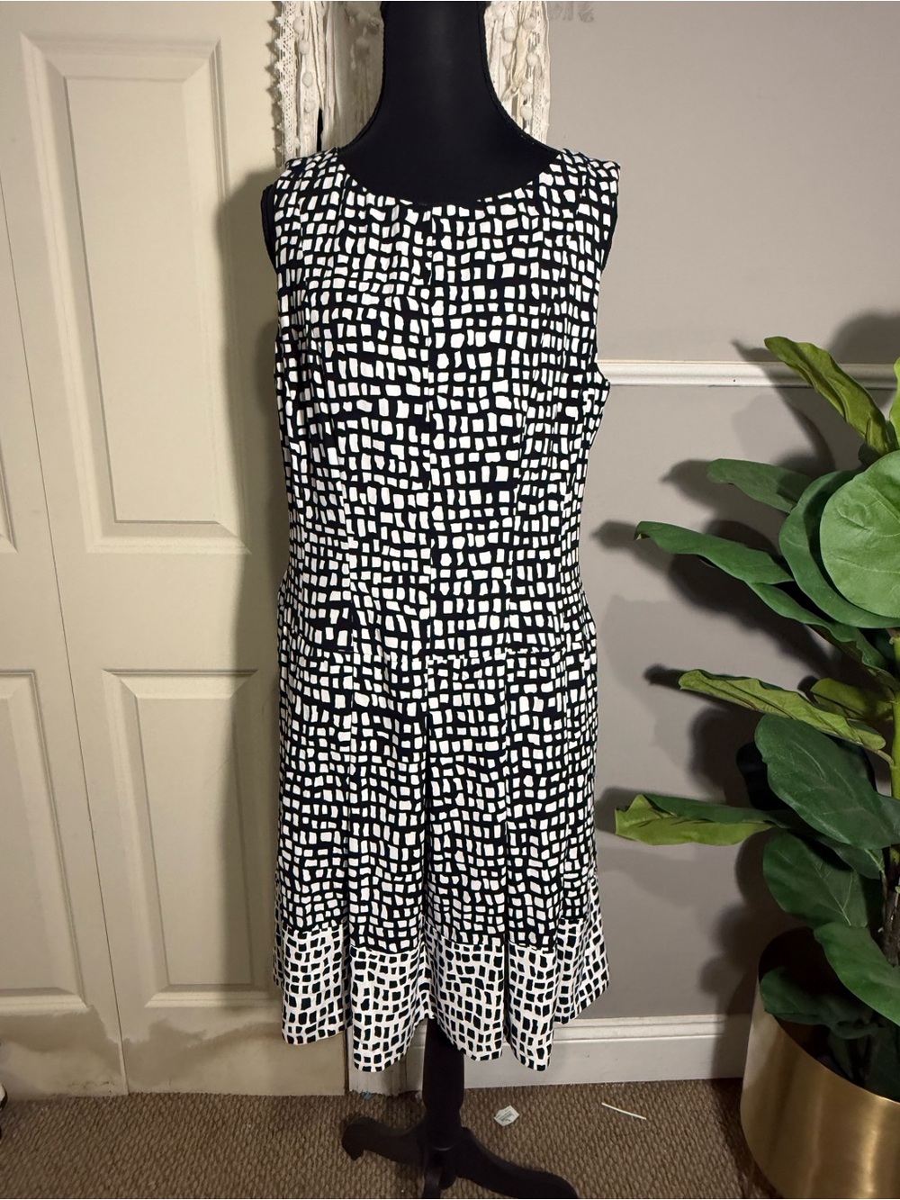 Ralph Lauren Black and White Printed Sleeveless Midi Dress size 12